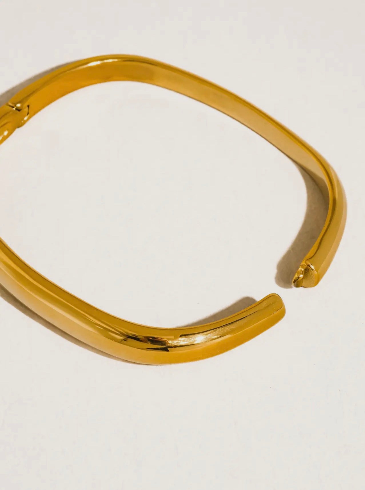 Renzi 18K Gold Non-Tarnish Classic Bangle