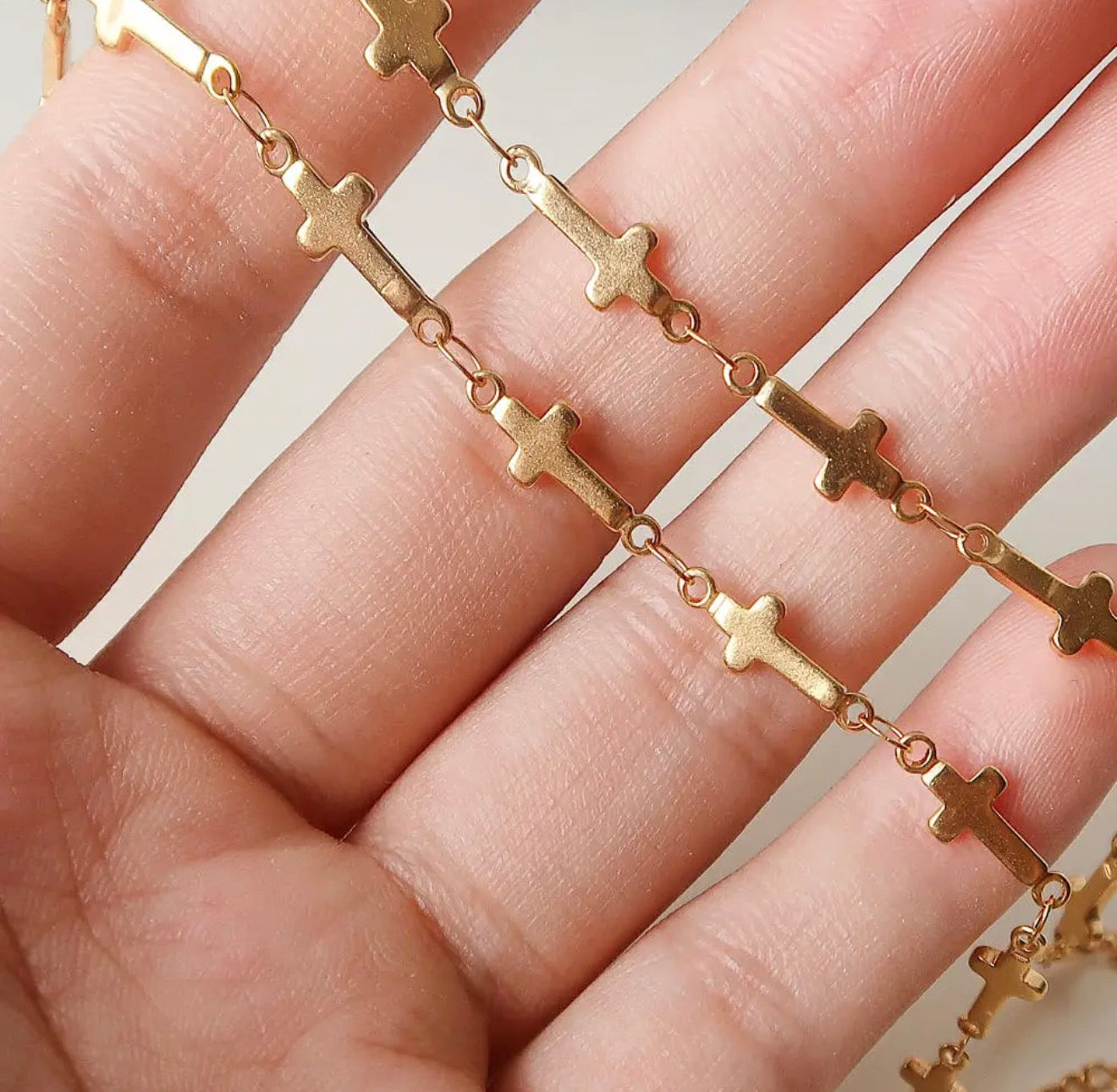 Dilara Cross Choker