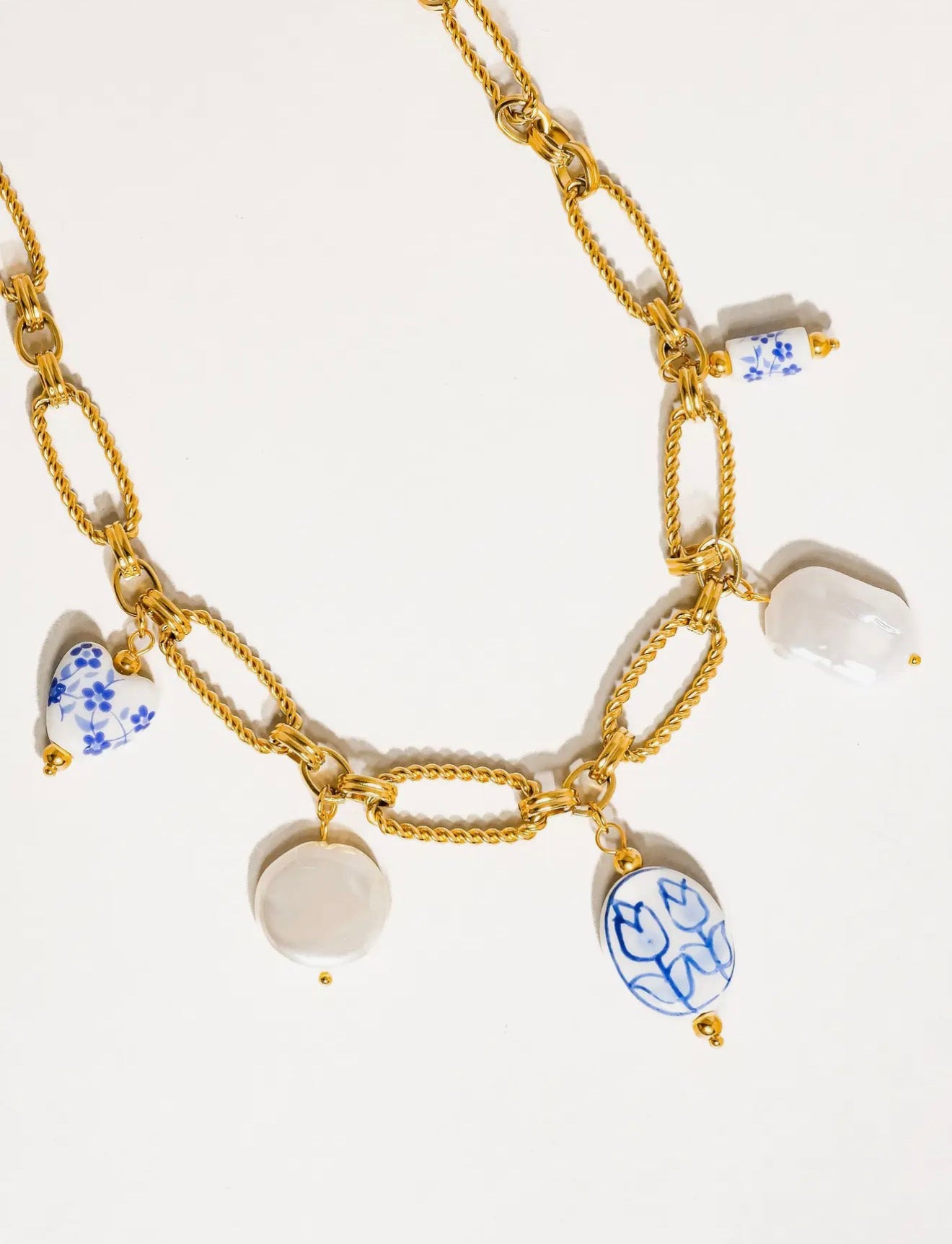 Riela Ceramic Floral Chain Necklace